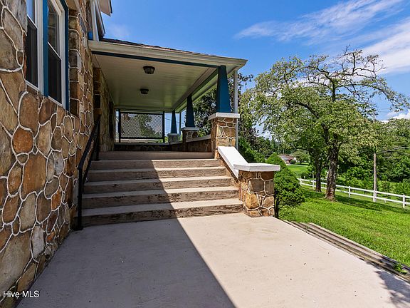 5th image of 952 Hiwassee Street