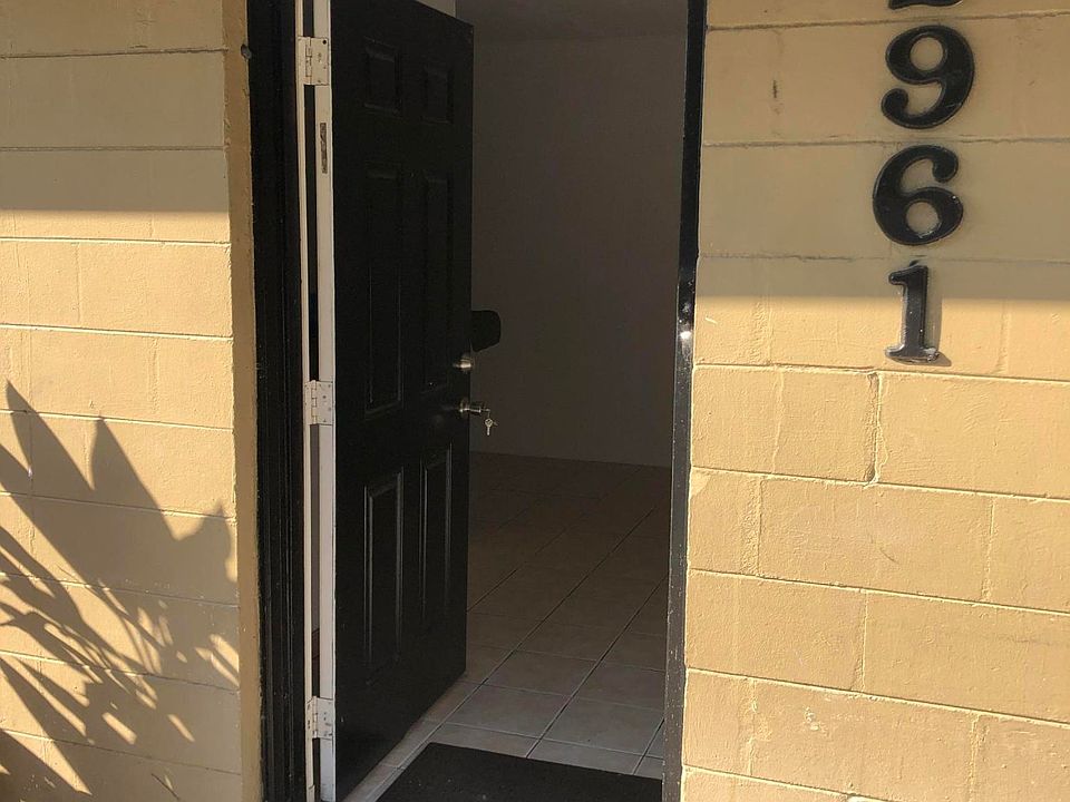 1st image of 2961 Ernest St