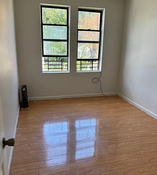 192-09 Linden Blvd #2 — Photo 4