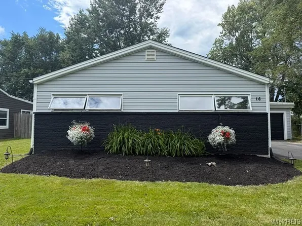 16 Beverly Dr, Depew, NY 14043