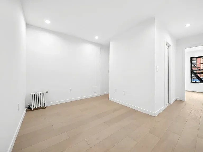 145 2nd Ave #3 — Photo 2