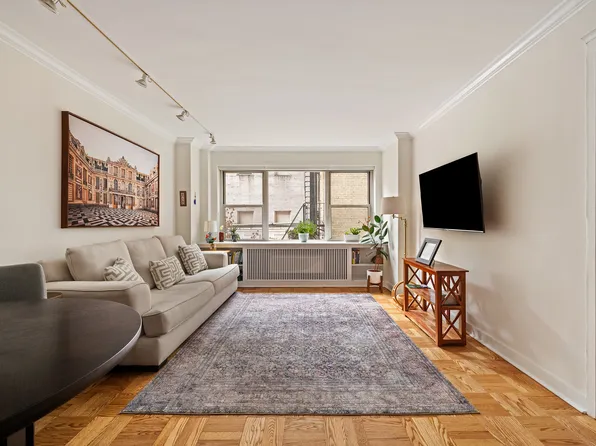 130 E 63rd St APT 4F, New York, NY 10065
