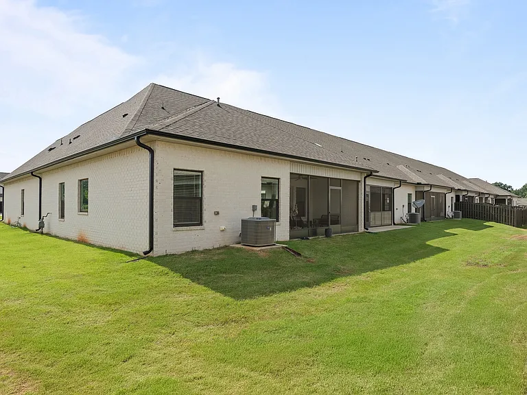 400 Tillane Park Cir SW — Photo 27