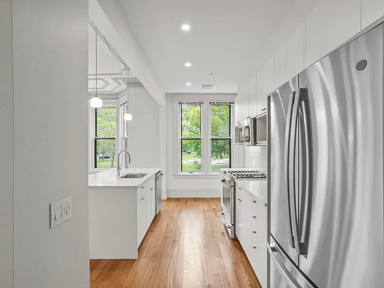 31 Parade St #302 — Photo 4