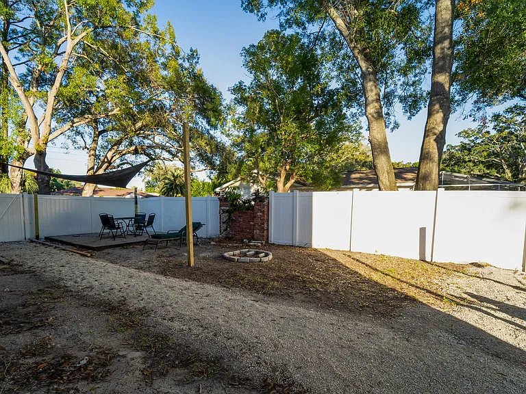 7610 Barry Rd — Photo 12