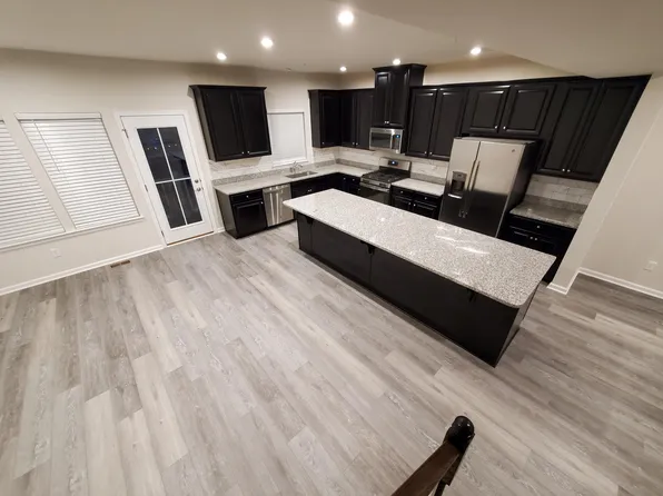 1034 Adair Ave, Valencia, PA 16059