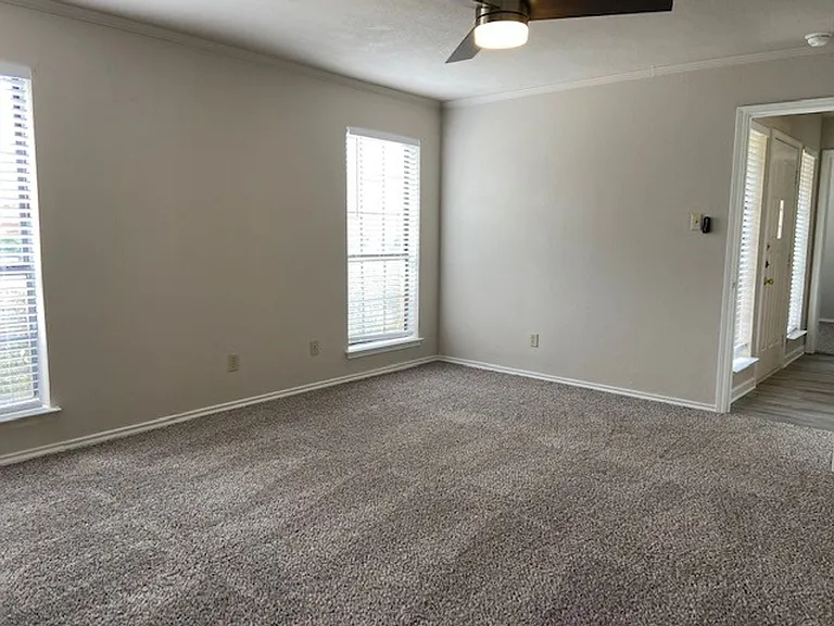 2303 Markland St — Photo 38