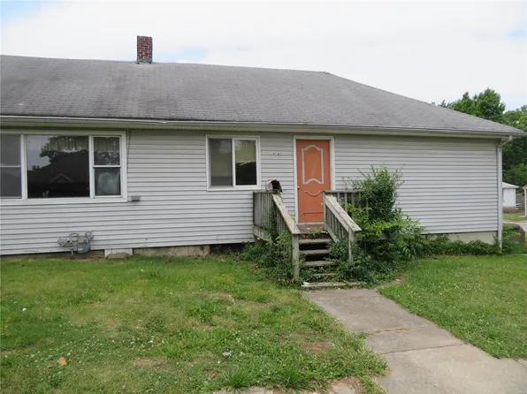 309 N Crawford St, West Frankfort, IL 62896