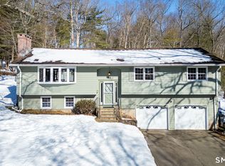95 Lakewood Circle South, Manchester, CT 06040