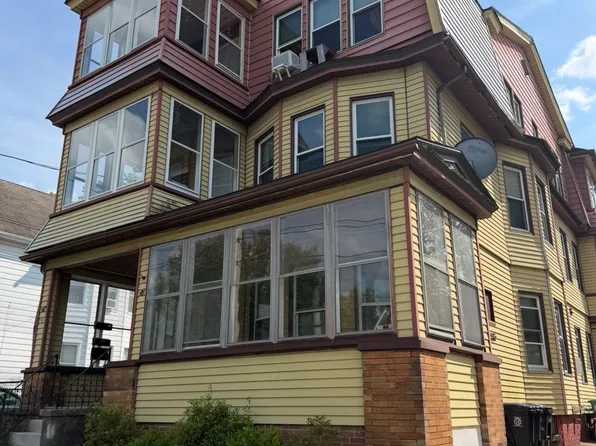 46 Saint James Ave #1, Chicopee, MA 01020