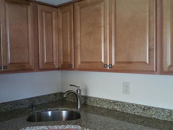 5th image of 1554 N Gardiner Dr