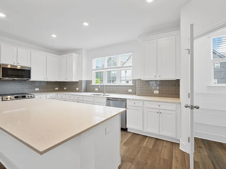 3227 Aberdeen Row — Photo 31