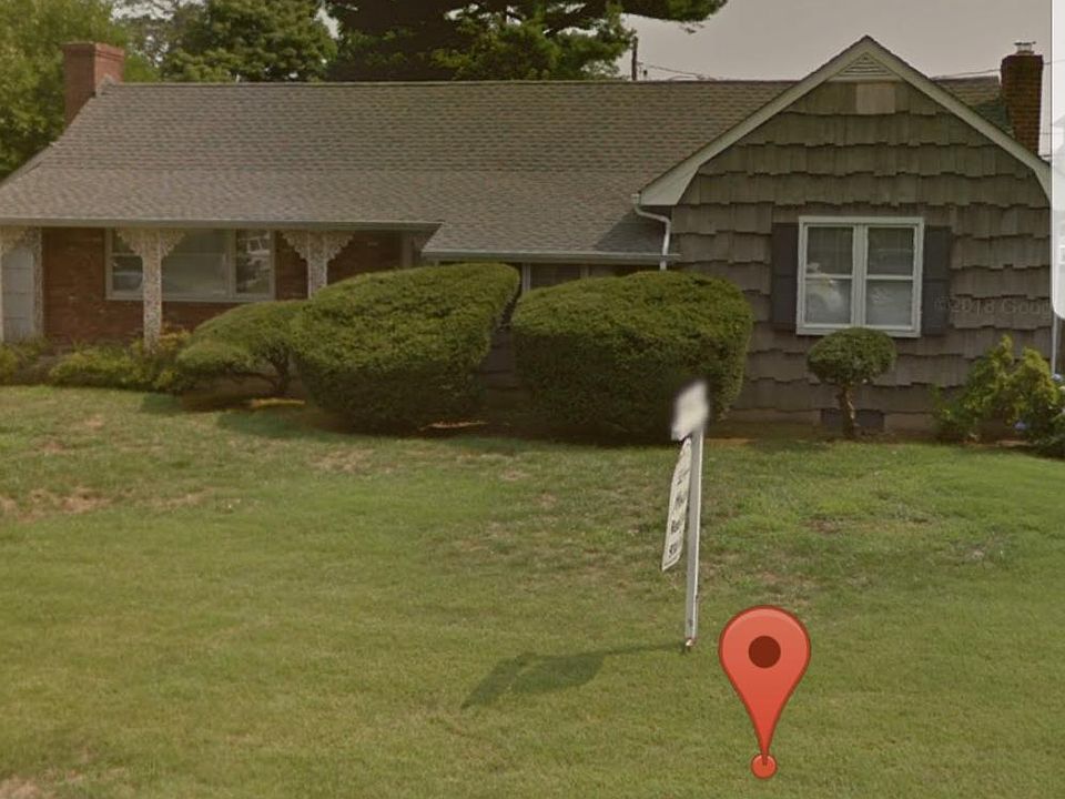 1st image of 2 Mineola Ave