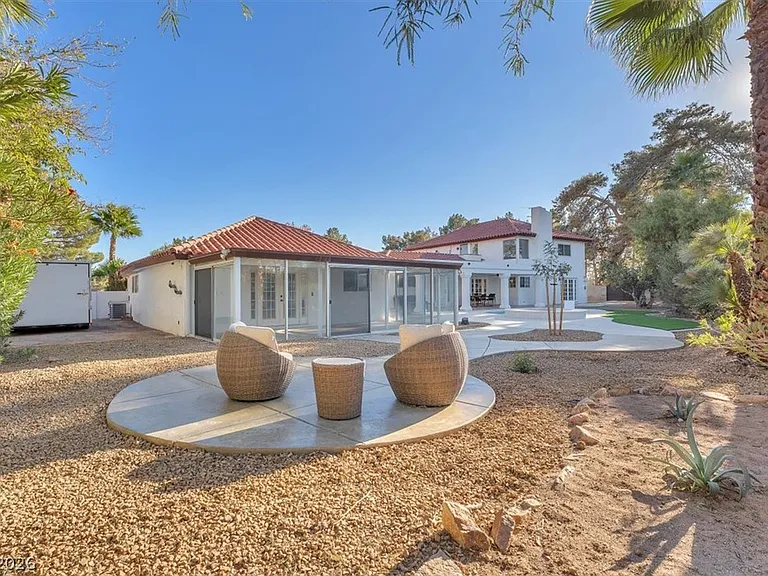 2868 Vista Del Sol Ave — Photo 3