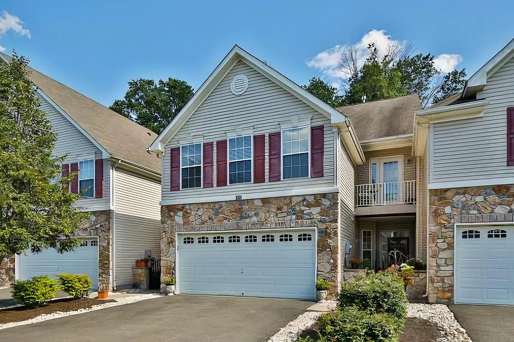 28 Sutton Ct — Photo 2