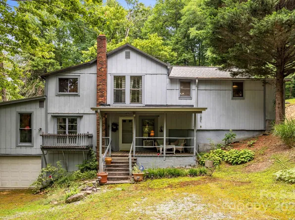 69 Pace St, Saluda, NC 28773