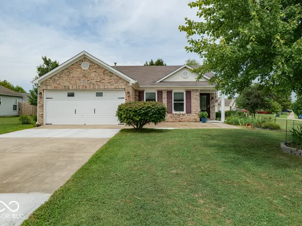784 Runnymede Dr, Greenfield, IN 46140