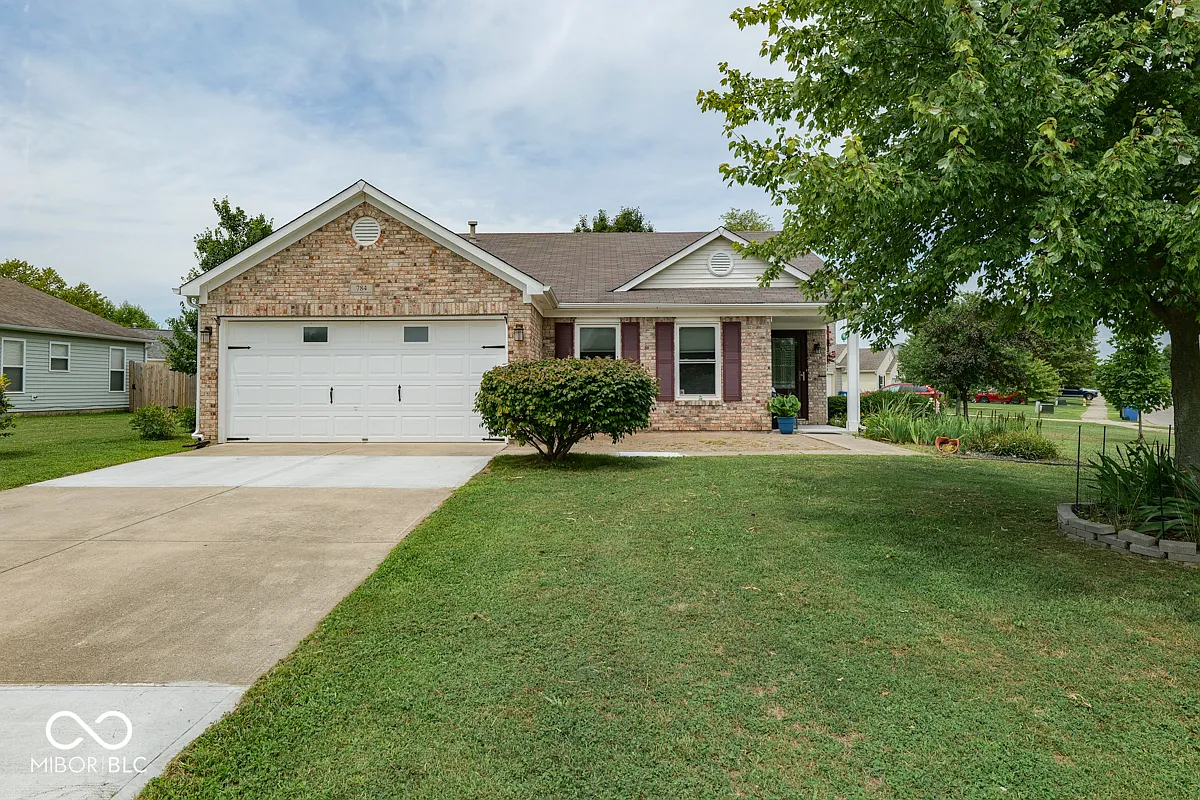 784 Runnymede Dr photo 1