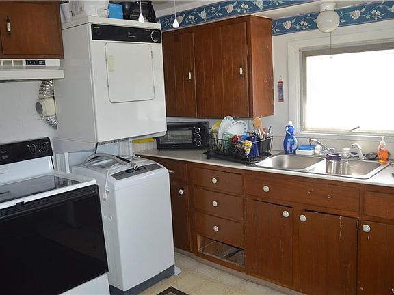 4th image of 833 Lee Ave
