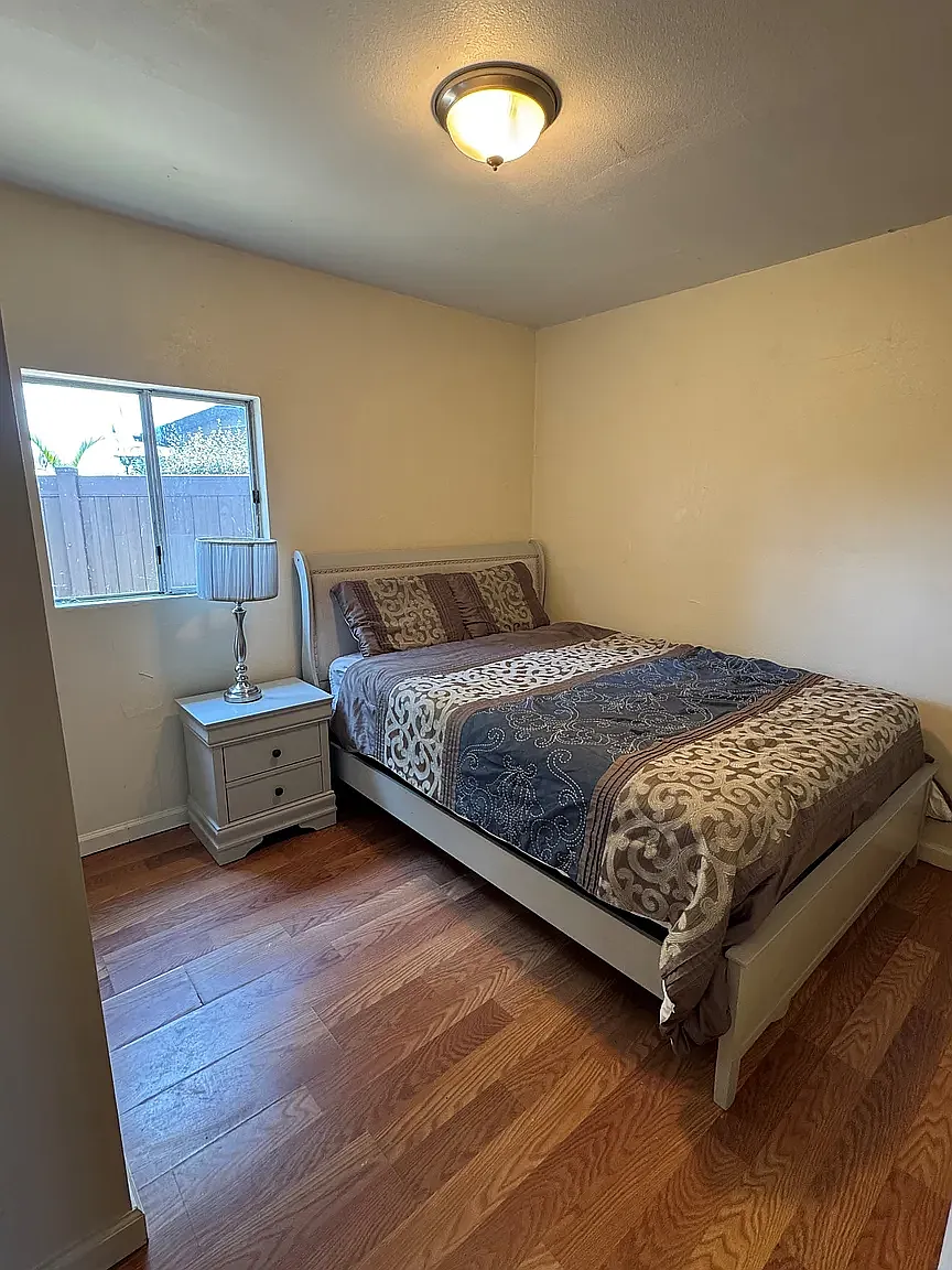 2 bed, 750 sqft, $2,400 — Photo 4