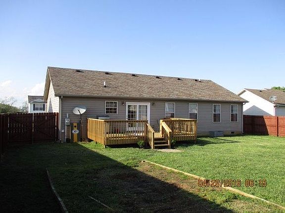 2nd image of 817 Thorn Trace Dr