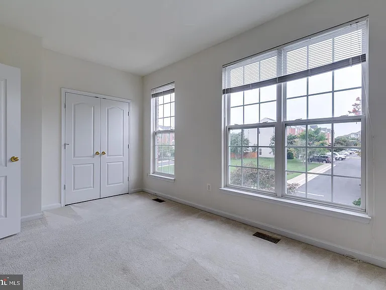 13129 Park Crescent Cir — Photo 27