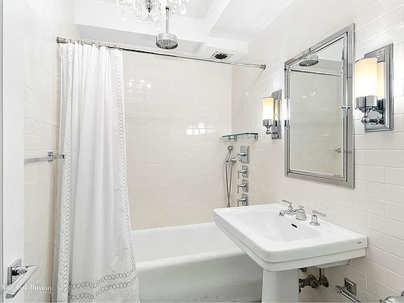 4th image of 465 W 23rd St APT 14D