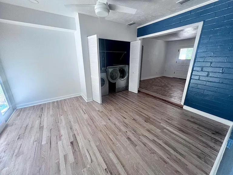 2707 NW 4th Ave — Photo 8