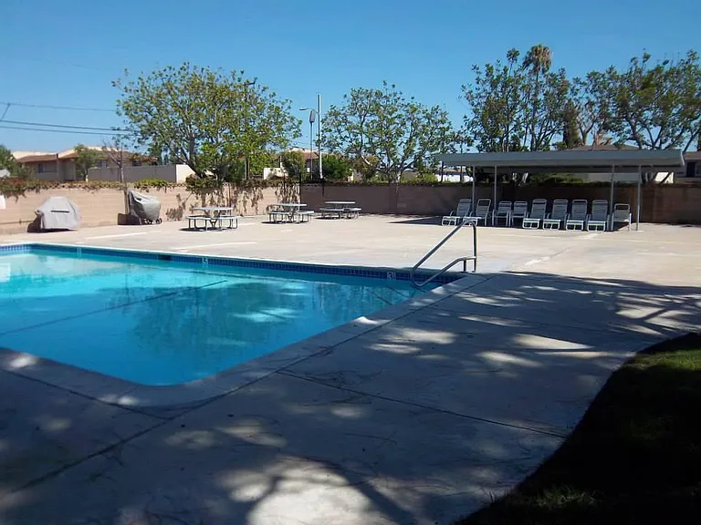 Chanteclair Apartments — Photo 11