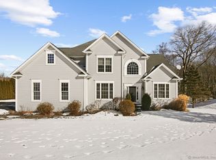 5 Castle Hl, Manchester, CT 06040