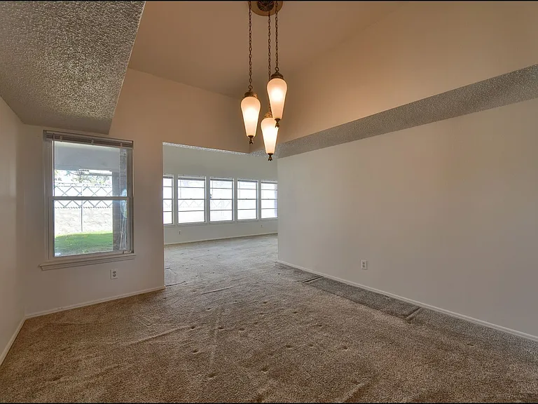 3433 Clearview Ln — Photo 5