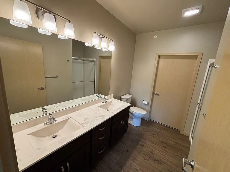 Lincoln Street Apartments — Photo 102