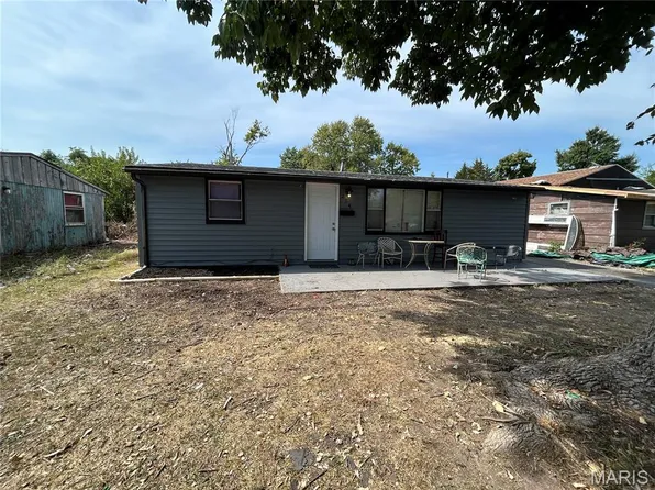 254 Saint John Dr, Cahokia, IL 62206