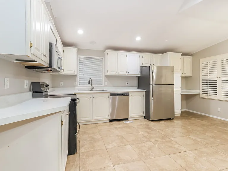 21039 Sweet Blossom Ln — Photo 8