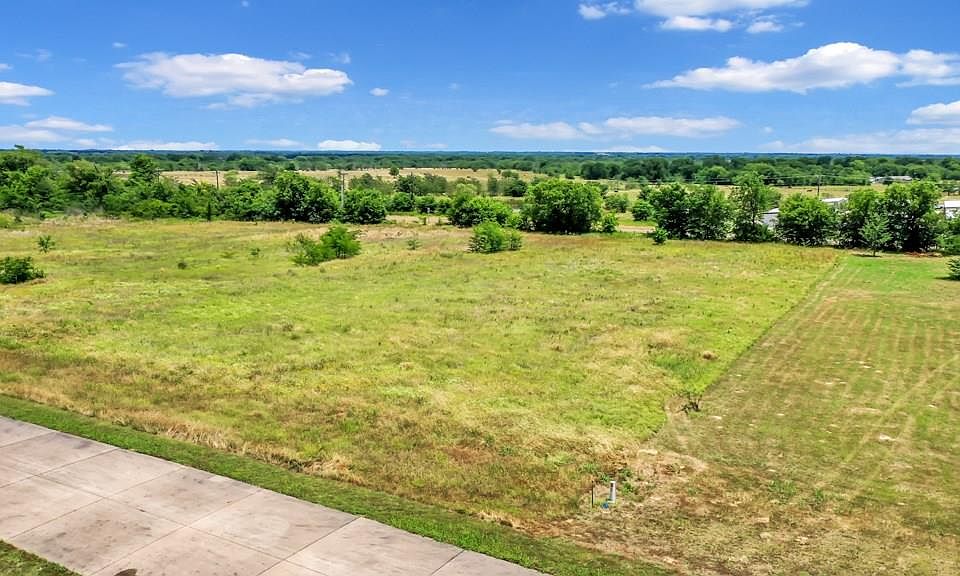 1st image of 1066 Tawakoni Ln