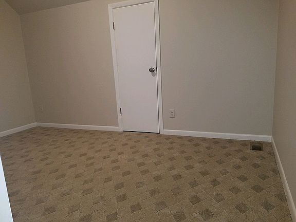 Upstairs sitting area 9X12