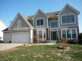 605 SE Williamsburg Dr, Lees Summit, MO 64063