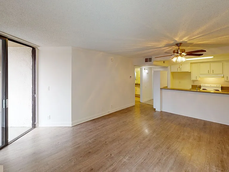 5th Street Apartments — Photo 18