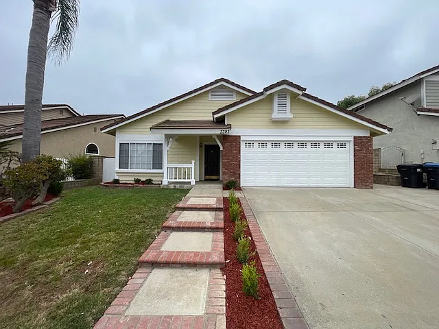 3393 Royal Ridge Rd — Photo 1