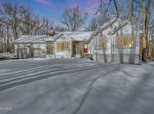 204 Lincoln Dr, Lords Valley, PA 18428