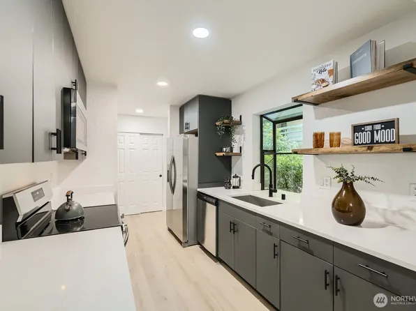 9512 1st Avenue NE #110, Seattle, WA 98115