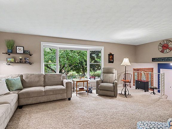 4th image of 6800 Springbrook Ln