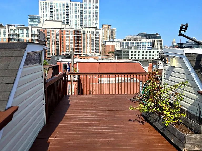 704 S Bond St — Photo 29