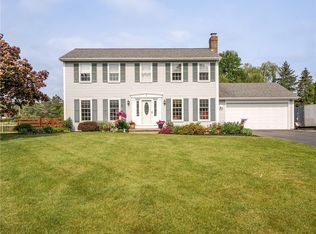 7 Hunters Dr S, Fairport, NY 14450
