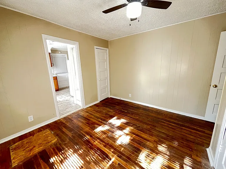 800 Audra Ln — Photo 26