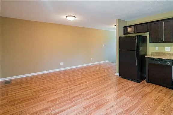 1721 Thistlewood Dr #C — Photo 10