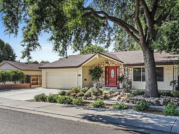 3rd image of 2602 Madrone Ave