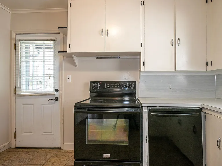 528 S Quebec Ave — Photo 8