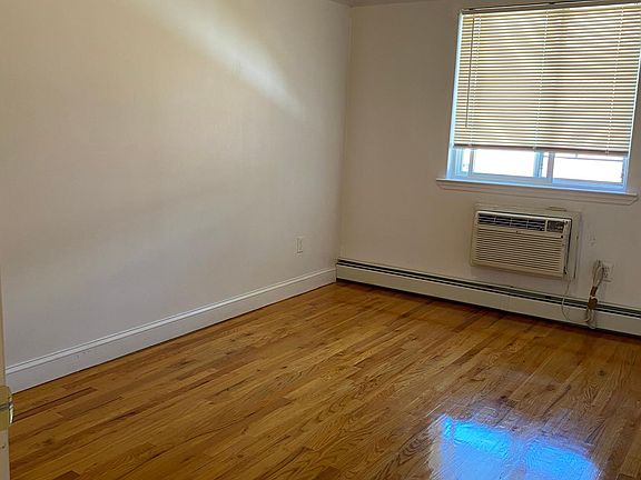 5th image of 16717 65th Ave Floor 2