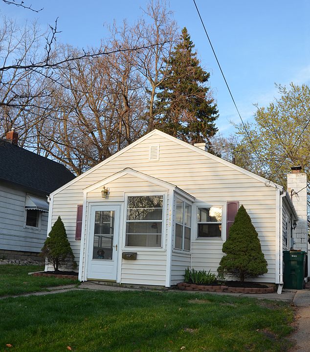 1st image of 1843 Bradley Ave